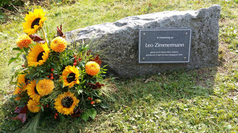 Stein mit Gedenktafel für Leo Zimmermann